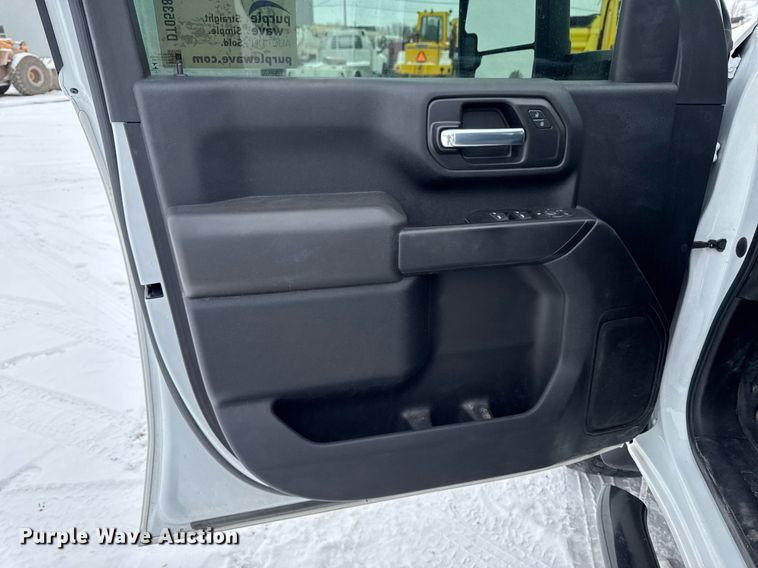 image for item DT0538 2021 Chevrolet Silverado 3500HD utility bed pickup truck