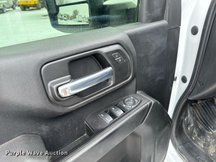 image for item DT0538 2021 Chevrolet Silverado 3500HD utility bed pickup truck