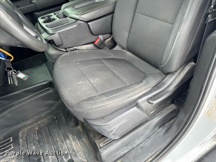 image for item DT0538 2021 Chevrolet Silverado 3500HD utility bed pickup truck