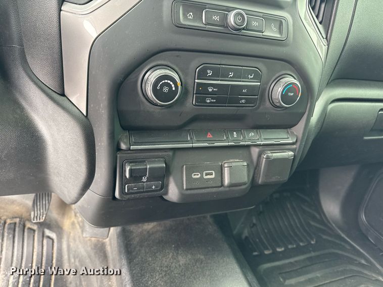 image for item DT0538 2021 Chevrolet Silverado 3500HD utility bed pickup truck