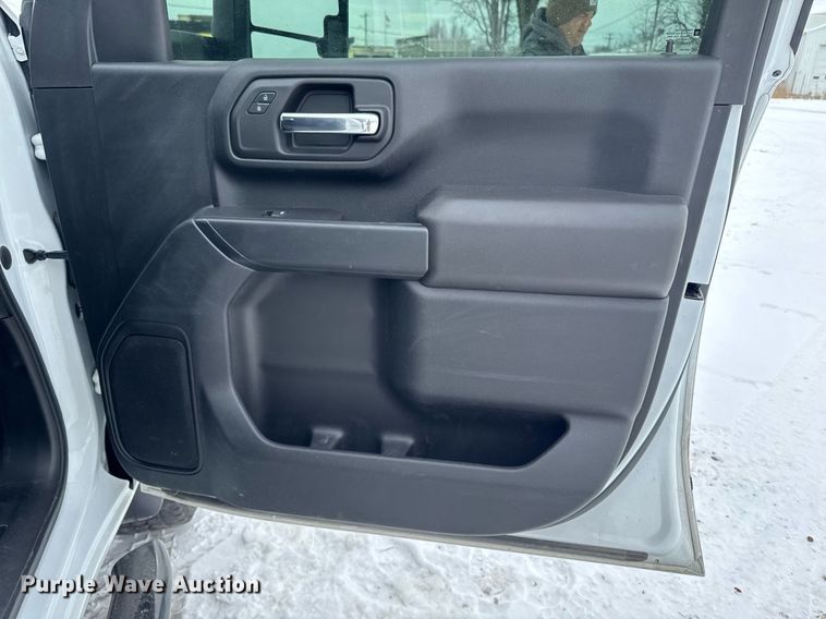 image for item DT0538 2021 Chevrolet Silverado 3500HD utility bed pickup truck