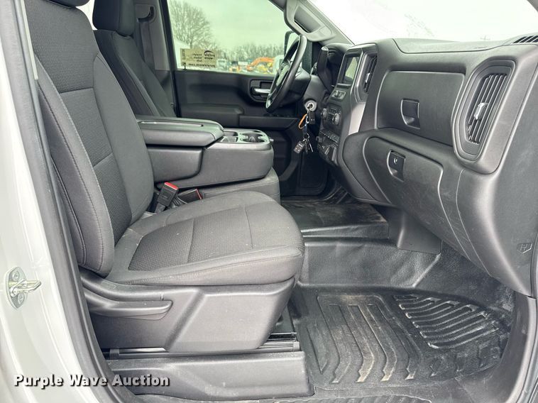 image for item DT0538 2021 Chevrolet Silverado 3500HD utility bed pickup truck