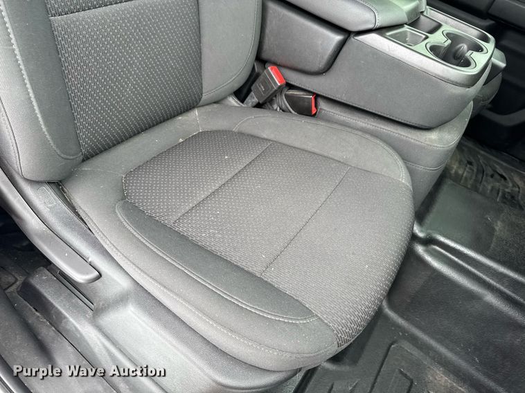 image for item DT0538 2021 Chevrolet Silverado 3500HD utility bed pickup truck