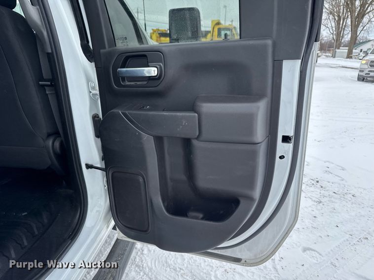 image for item DT0538 2021 Chevrolet Silverado 3500HD utility bed pickup truck