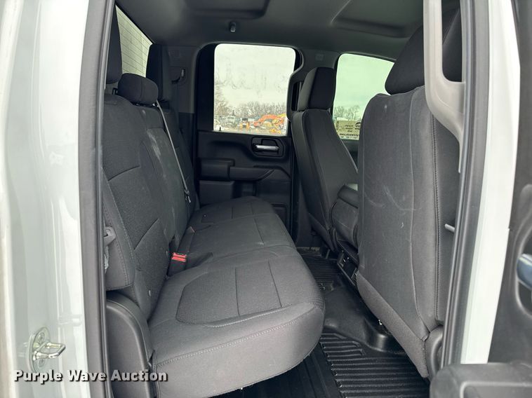 image for item DT0538 2021 Chevrolet Silverado 3500HD utility bed pickup truck