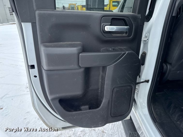 image for item DT0538 2021 Chevrolet Silverado 3500HD utility bed pickup truck