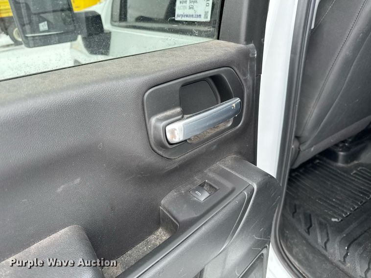 image for item DT0538 2021 Chevrolet Silverado 3500HD utility bed pickup truck