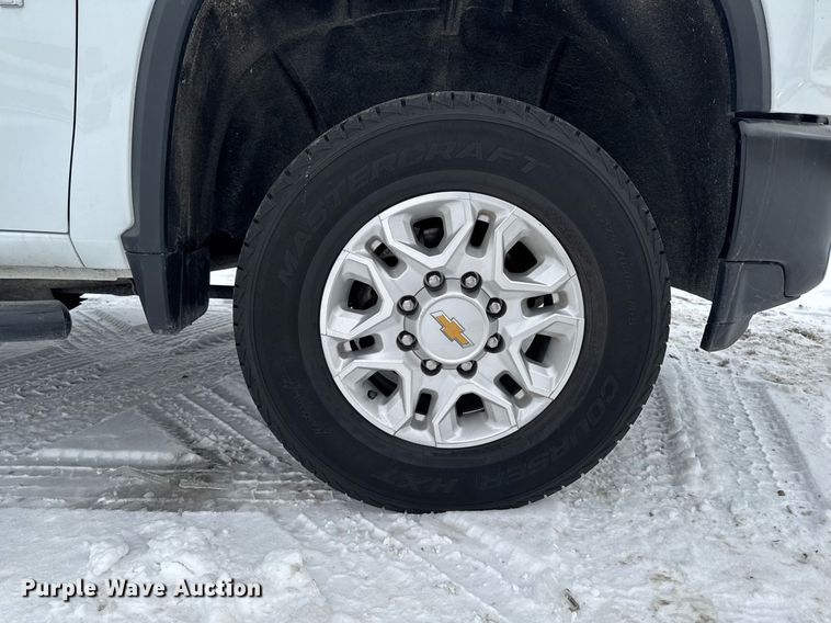 image for item DT0538 2021 Chevrolet Silverado 3500HD utility bed pickup truck