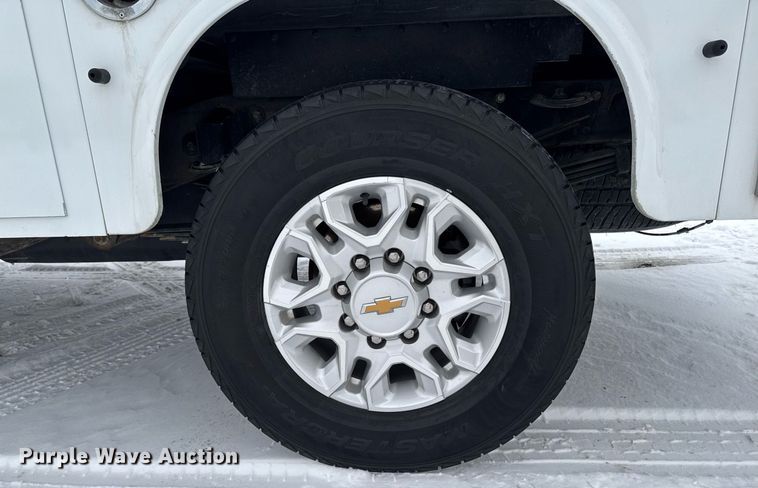 image for item DT0538 2021 Chevrolet Silverado 3500HD utility bed pickup truck