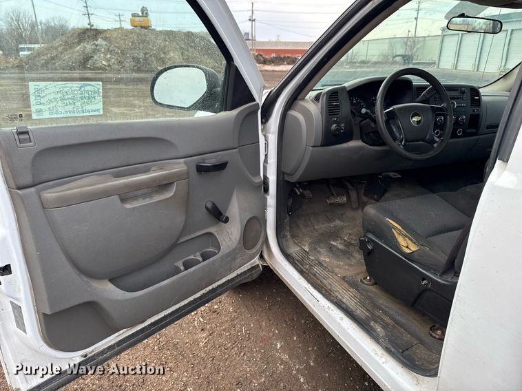 image for item DT0551 2010 Chevrolet Silverado 1500 pickup truck