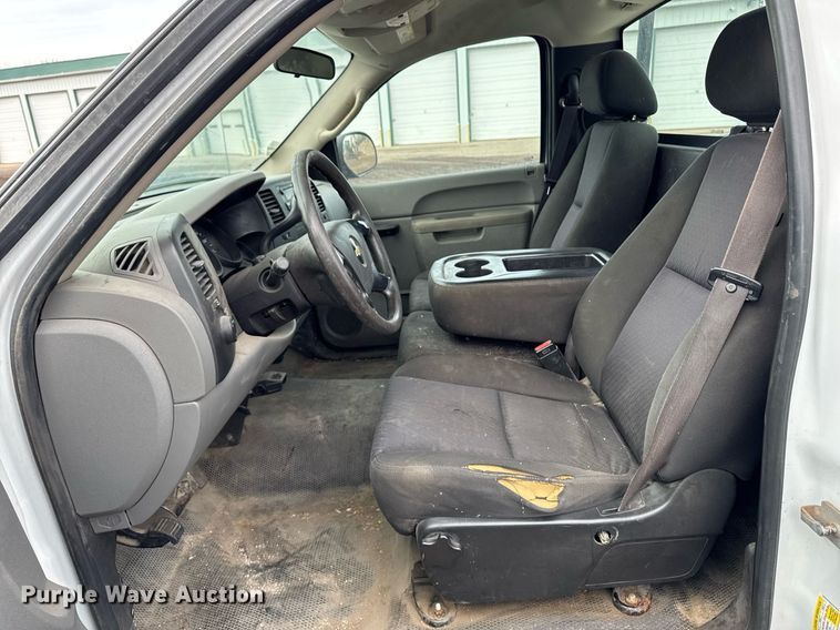 image for item DT0551 2010 Chevrolet Silverado 1500 pickup truck