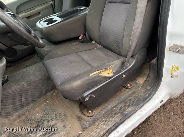 image for item DT0551 2010 Chevrolet Silverado 1500 pickup truck