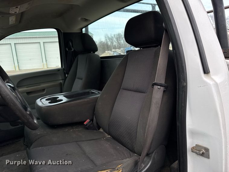 image for item DT0551 2010 Chevrolet Silverado 1500 pickup truck