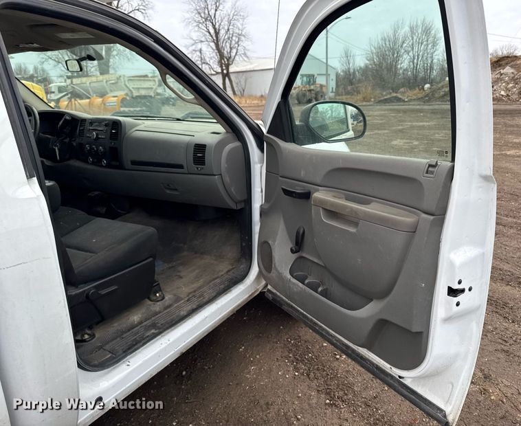 image for item DT0551 2010 Chevrolet Silverado 1500 pickup truck