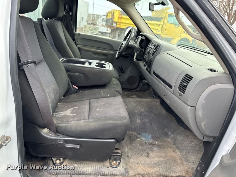 image for item DT0551 2010 Chevrolet Silverado 1500 pickup truck