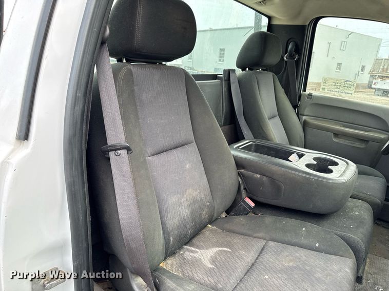 image for item DT0551 2010 Chevrolet Silverado 1500 pickup truck