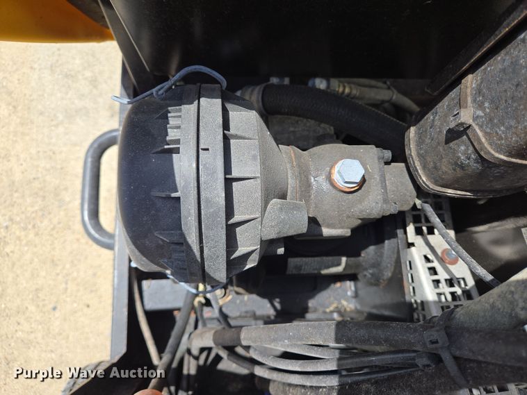 image for item DT4752 2014 Kaeser M17 air compressor