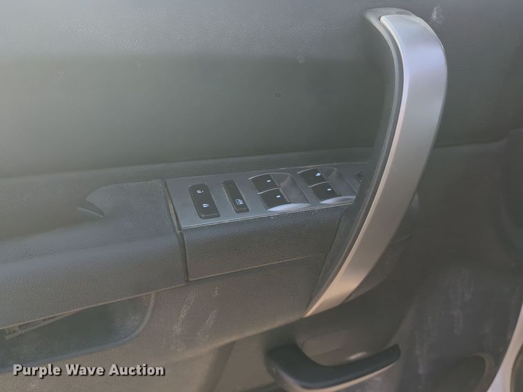 image for item DT6501 2013 GMC Sierra 1500 Crew Cab pickup truck