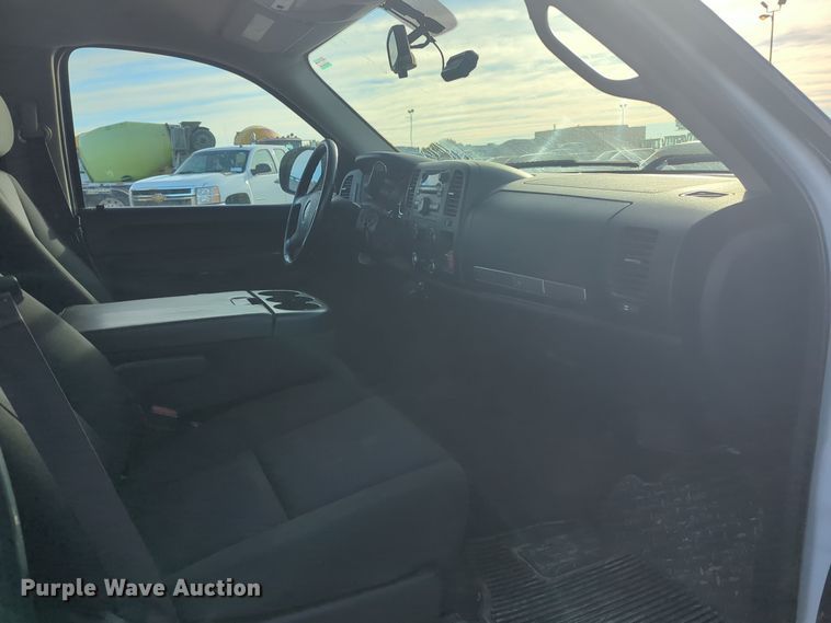 image for item DT6501 2013 GMC Sierra 1500 Crew Cab pickup truck