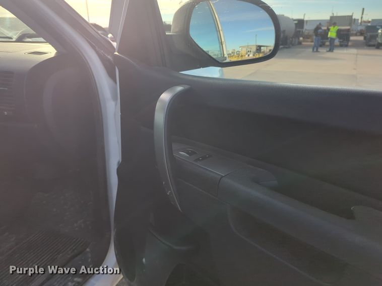 image for item DT6501 2013 GMC Sierra 1500 Crew Cab pickup truck