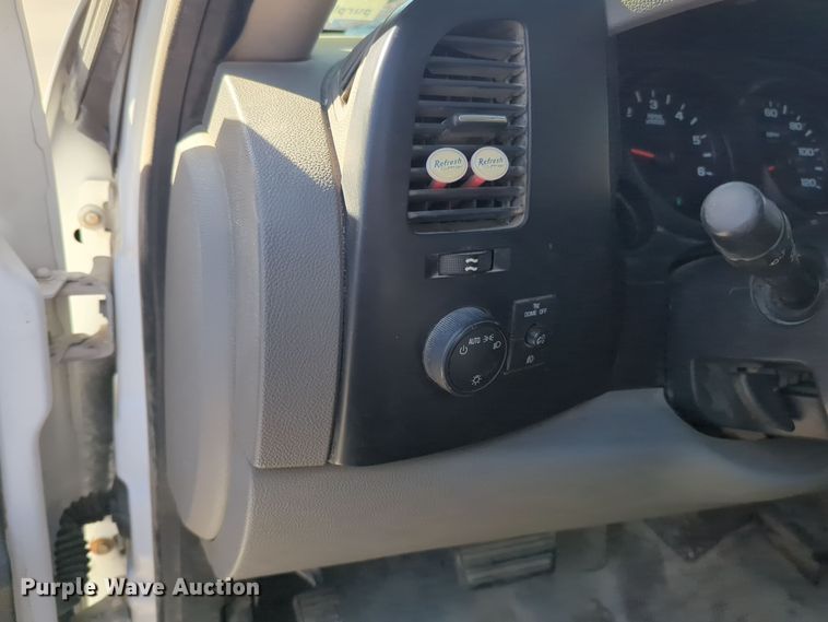 image for item DT6511 2008 GMC Sierra 1500 pickup truck