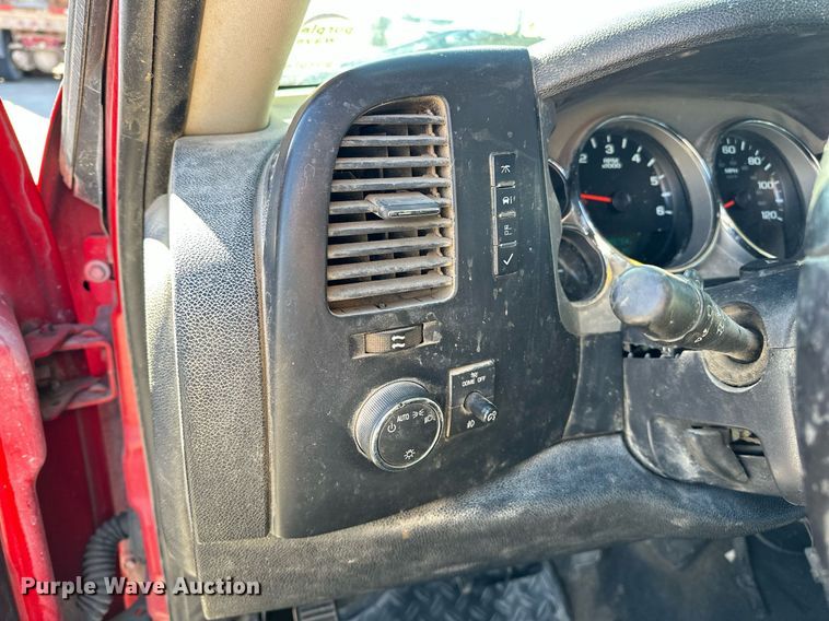 image for item DT6529 2008 GMC Sierra 1500 Crew Cab pickup truck