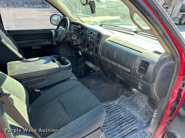 image for item DT6529 2008 GMC Sierra 1500 Crew Cab pickup truck