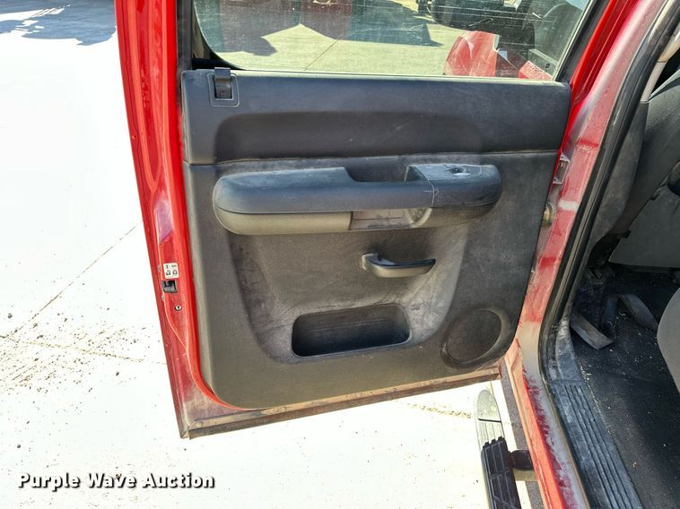 image for item DT6529 2008 GMC Sierra 1500 Crew Cab pickup truck