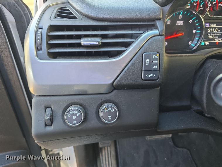 image for item DT6750 2018 Chevrolet Suburban LT SUV