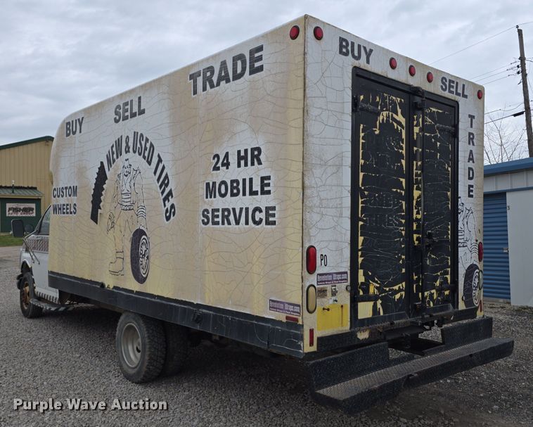 image for item DT6754 1999 Chevrolet Express G3500 delivery van