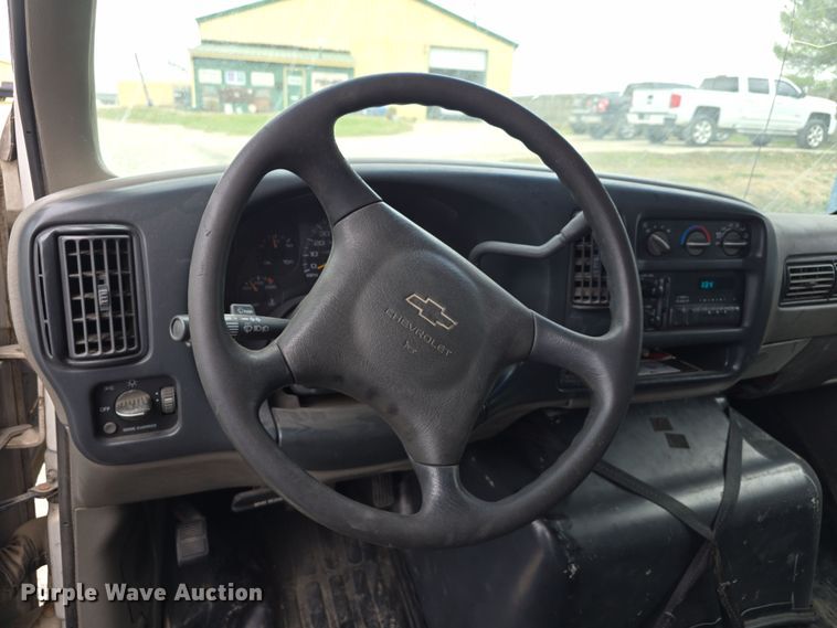 image for item DT6754 1999 Chevrolet Express G3500 delivery van