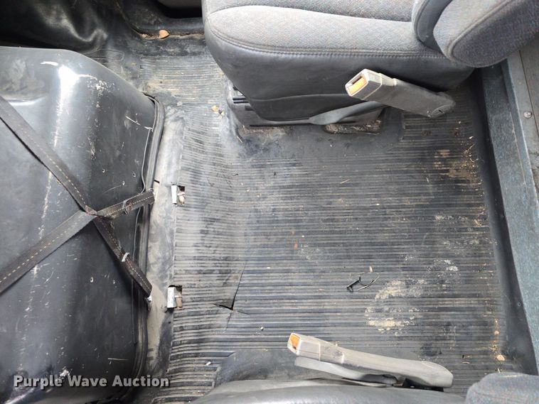 image for item DT6754 1999 Chevrolet Express G3500 delivery van