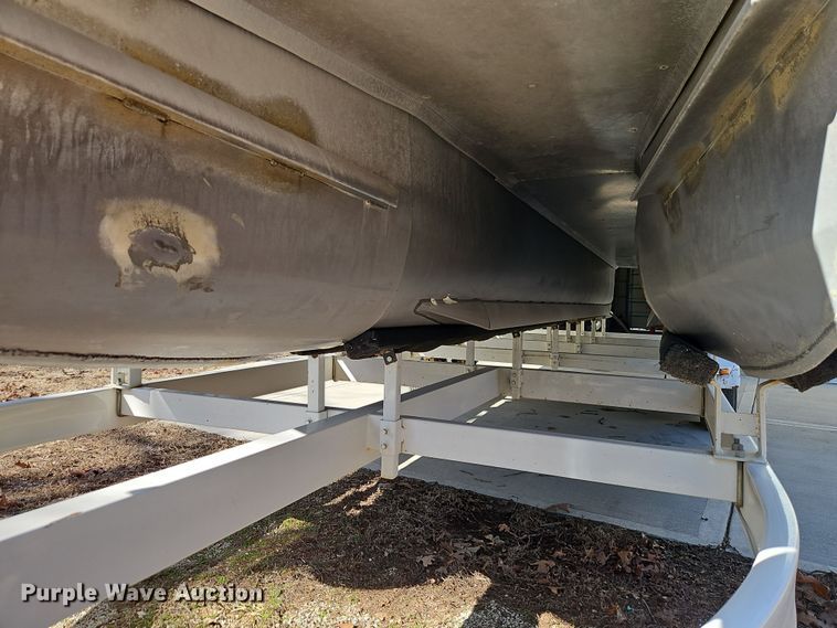 image for item DT7631 1997 Playcraft Powertoon 2600 pontoon boat