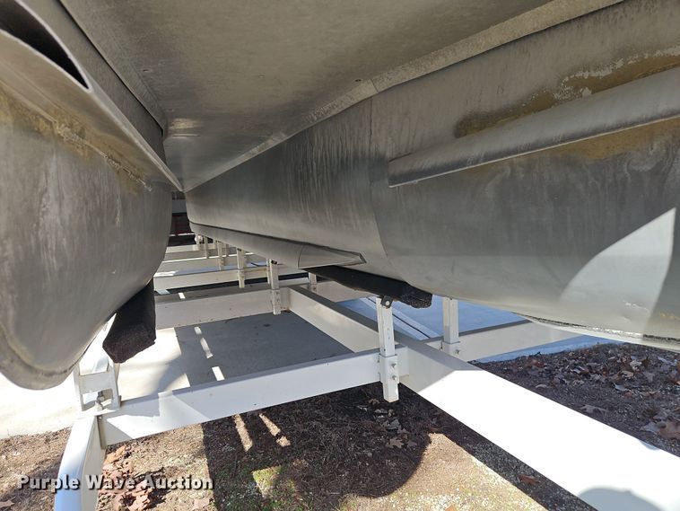 image for item DT7631 1997 Playcraft Powertoon 2600 pontoon boat