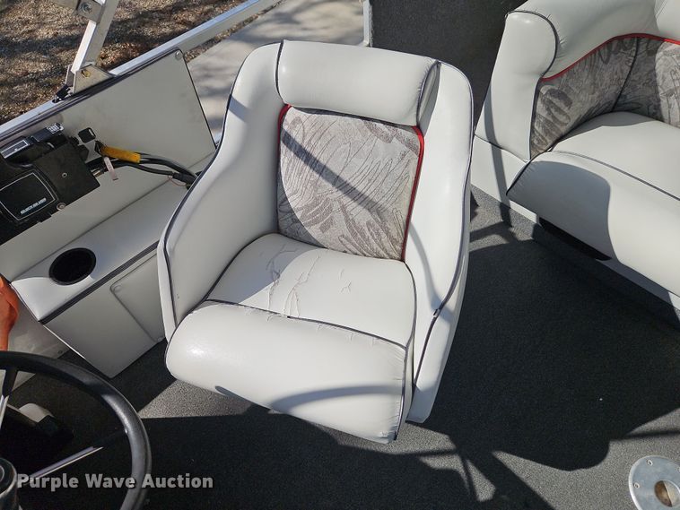 image for item DT7631 1997 Playcraft Powertoon 2600 pontoon boat