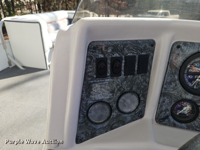 image for item DT7631 1997 Playcraft Powertoon 2600 pontoon boat