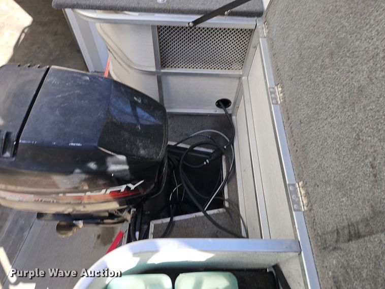 image for item DT7631 1997 Playcraft Powertoon 2600 pontoon boat