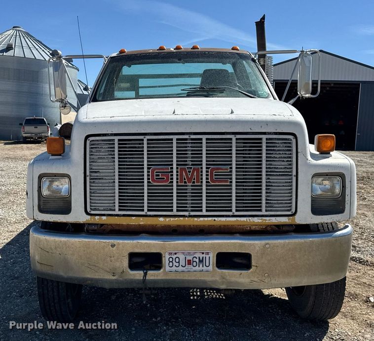 image for item DU3376 1991 GMC TopKick flatbed truck