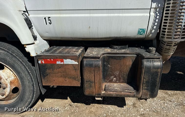 image for item DU3376 1991 GMC TopKick flatbed truck