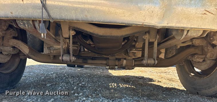 image for item DU3376 1991 GMC TopKick flatbed truck