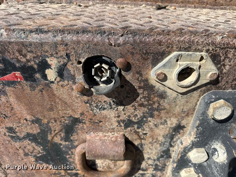 image for item DU3376 1991 GMC TopKick flatbed truck