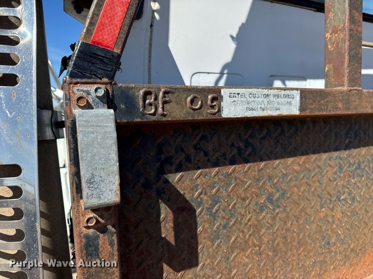 image for item DU3376 1991 GMC TopKick flatbed truck