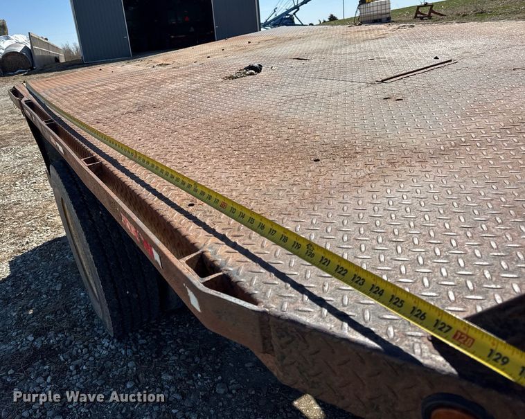 image for item DU3376 1991 GMC TopKick flatbed truck