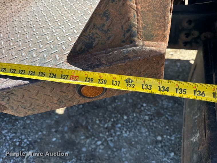 image for item DU3376 1991 GMC TopKick flatbed truck