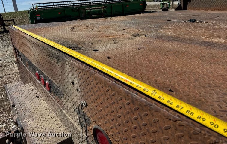 image for item DU3376 1991 GMC TopKick flatbed truck