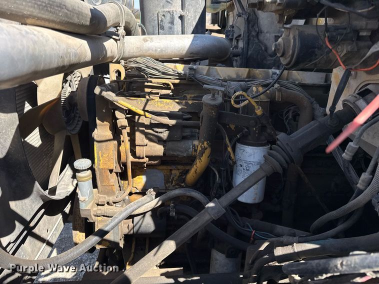 image for item DU3376 1991 GMC TopKick flatbed truck