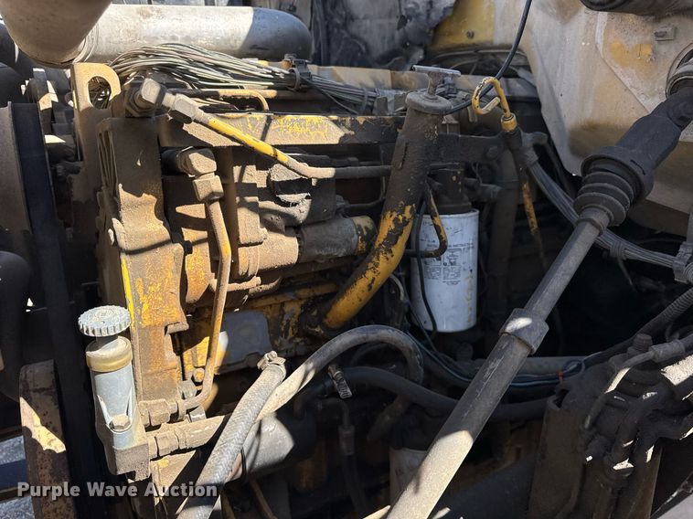 image for item DU3376 1991 GMC TopKick flatbed truck