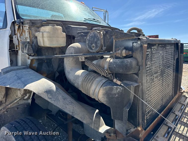 image for item DU3376 1991 GMC TopKick flatbed truck