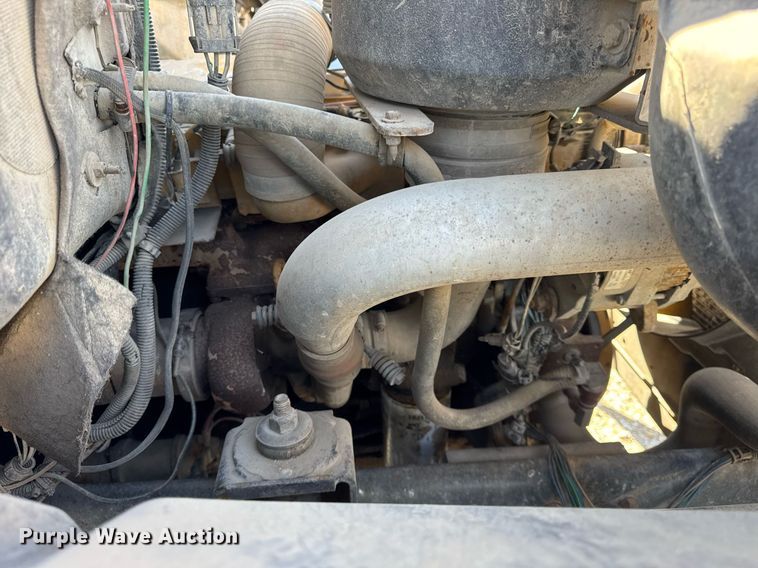 image for item DU3376 1991 GMC TopKick flatbed truck