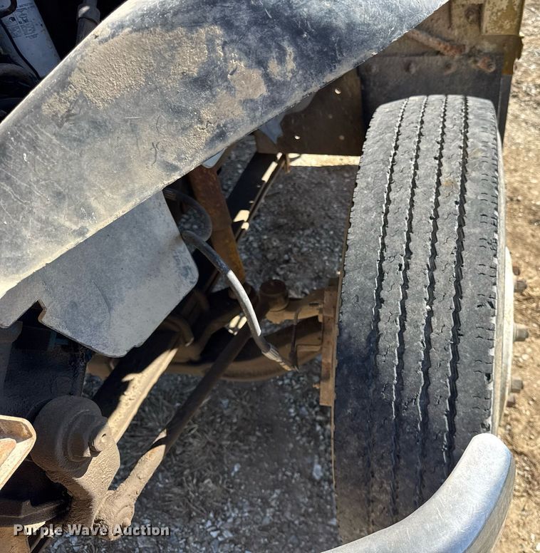 image for item DU3376 1991 GMC TopKick flatbed truck